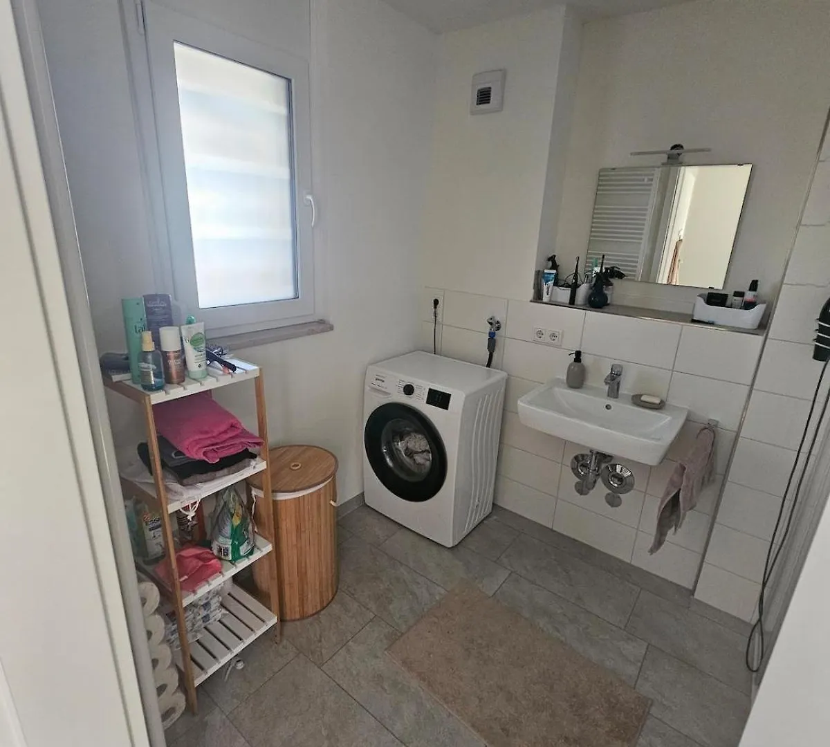 Bright 2-Room Apartment With Balcony In Νυρεμβέργη 0*,